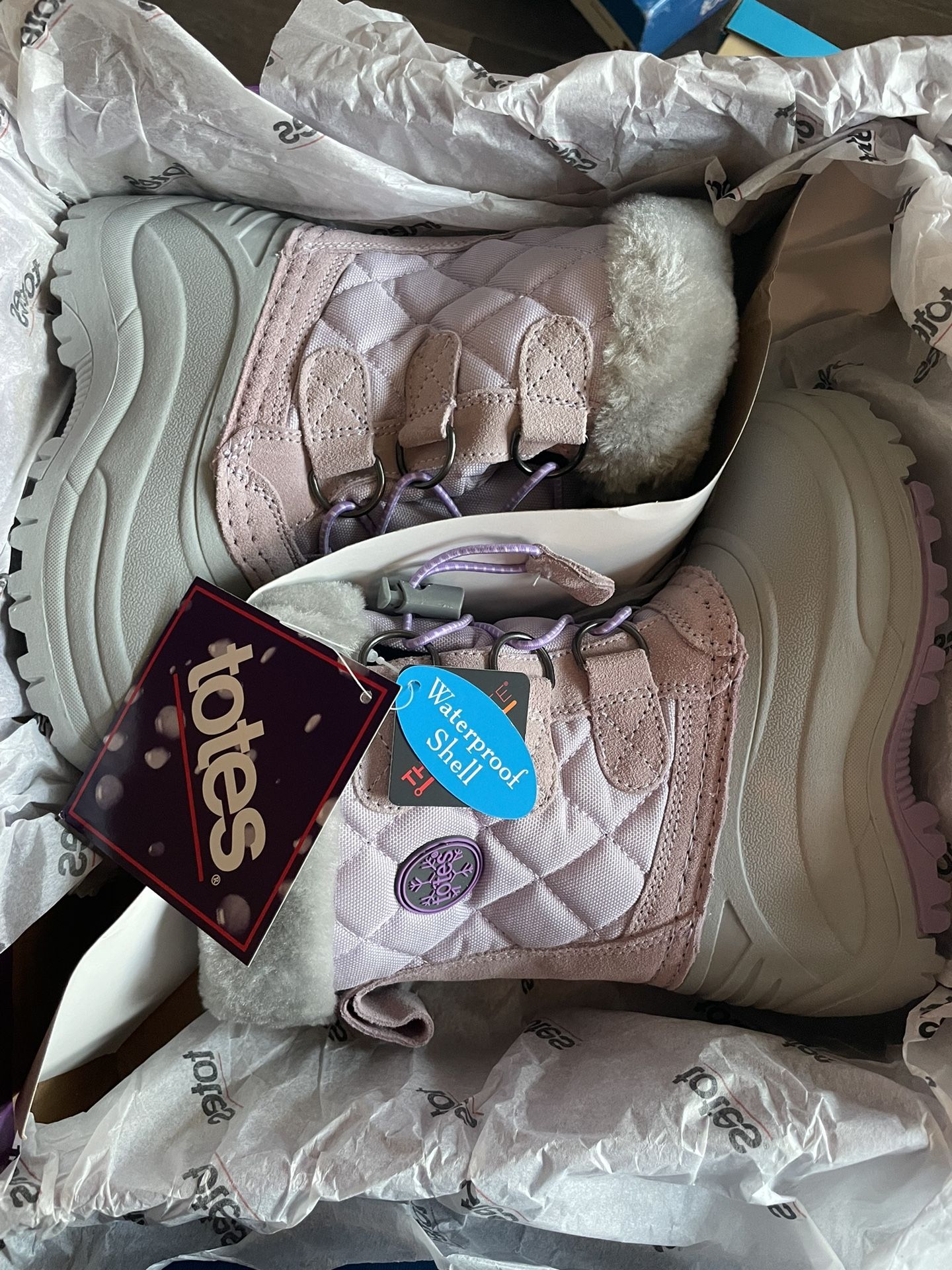 Snow Boots 11M Kids. New!