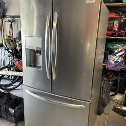 Frigidaire Gallery refrigerator 
