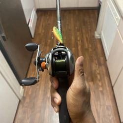 Quantum Baitcaster Rod And Reel for Sale in Maricopa, AZ - OfferUp