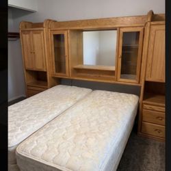  Pending) Free head board oak king size
