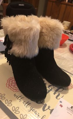 Women’s boots size 7 barley worn