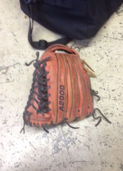 A 2000 pitchers glove baseball