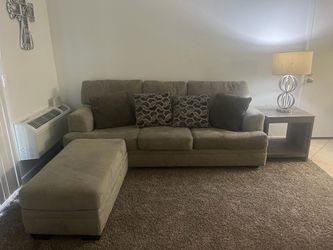 Full size pull out bed / Sofa with extra ottoman