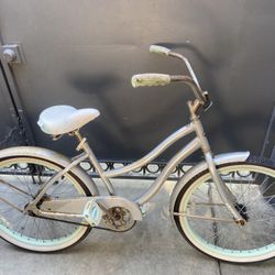 Cranbrook Beach Cruiser Bike