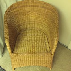 High Quality Wicker Armchair , Tight Weave - Sitting Pretty Every season! Gorgeous! OBO