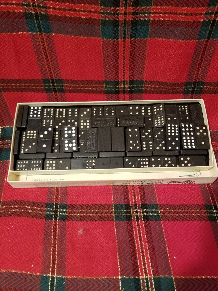 92 vintage dominoes