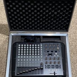 Akai APC-40 with Case.