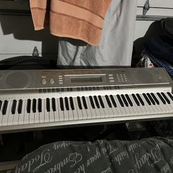 Casio Keyboard 76 Keys