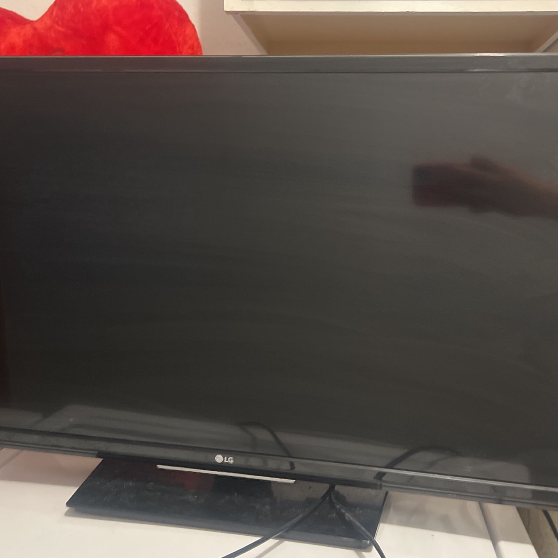 LG 32LF500B 720p LED TV - 32" Inch