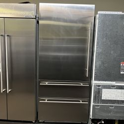 Viking 36”Wide Built In Bottom Freezer 7Series Refrigerator 