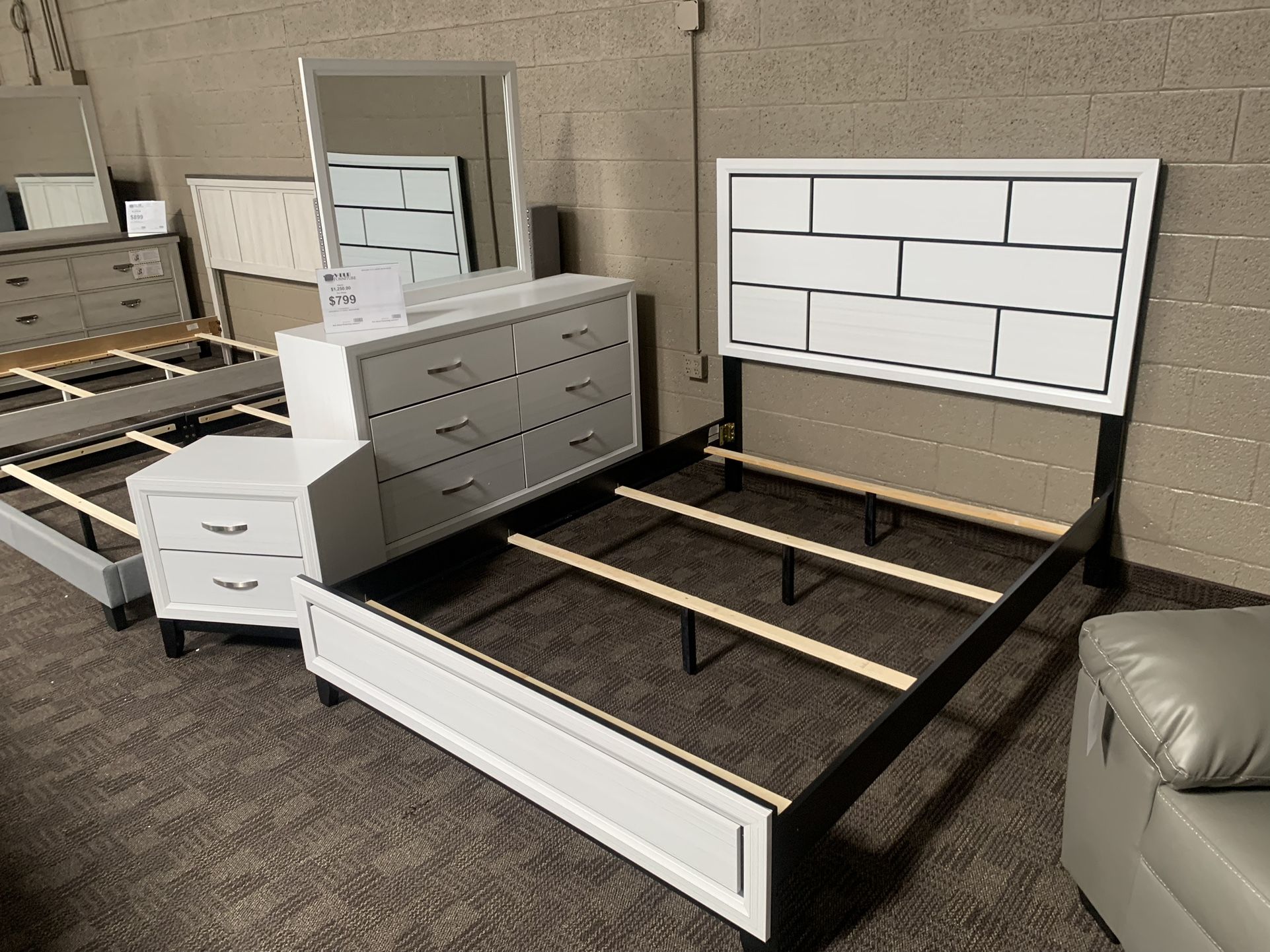 White And Black Queen Bedroom Set