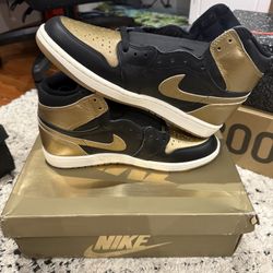 Air Jordan 1 High OG Black Metallic Gold – Size 10 (DS OG All)
