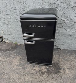 Galanz Retro Mini Fridge Refrigerator With Freezer With Delivery 