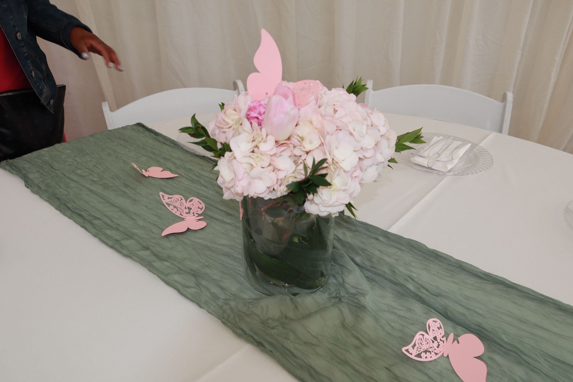Sage Muslin Table Runner (10)