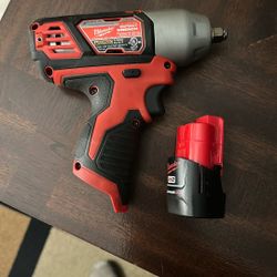 Milwaukee M12 Lithium-Ion Cordless 3/8 in. Impact Wrench