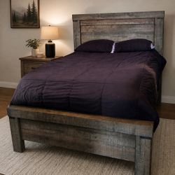 Queen Rustic Wood Platform Bed Frame – Farmhouse Gray