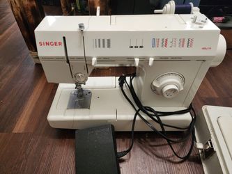 Singer Electronic Sewing Machine