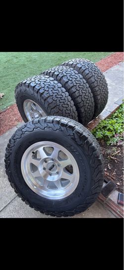 Ford F150 new rims used tires 285/70/17