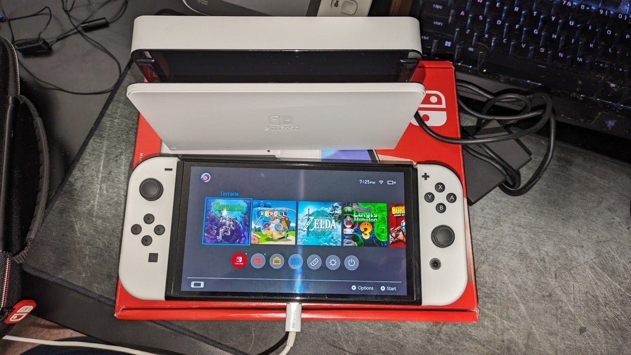 Nintendo Switch OLED With White Joy-Con