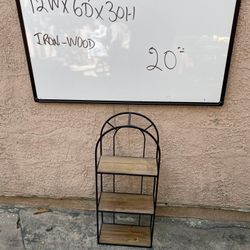 Small shelf estante pequeño 