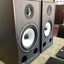 Triangle brorea bro3 speakers, walnut pair Like Klipsch Or Kef
