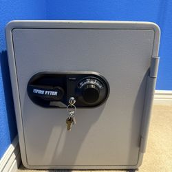 Fire Fyter FF2500 Security Safe with key 17” W x 24” D x 20” H