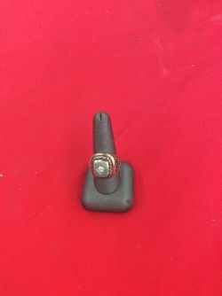 Mans ring with Diamond in the center