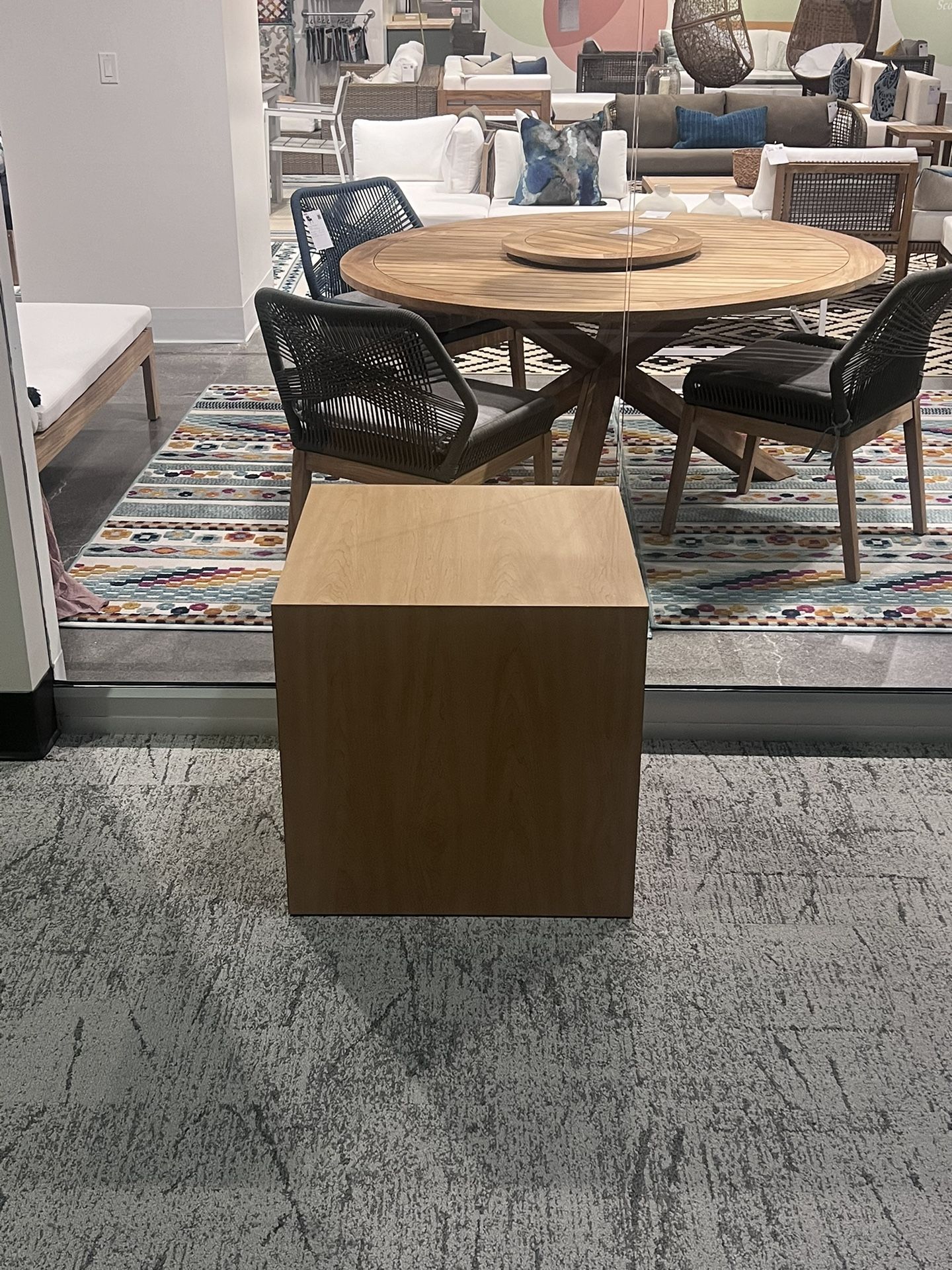 Platform Cubes O.b.o