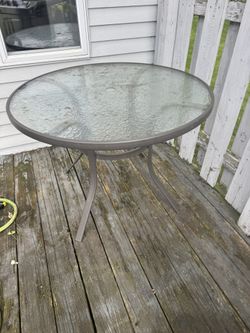 Patio Table And 4 Chairs