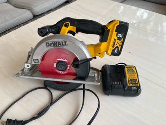 DeWalt lightweight circular saw