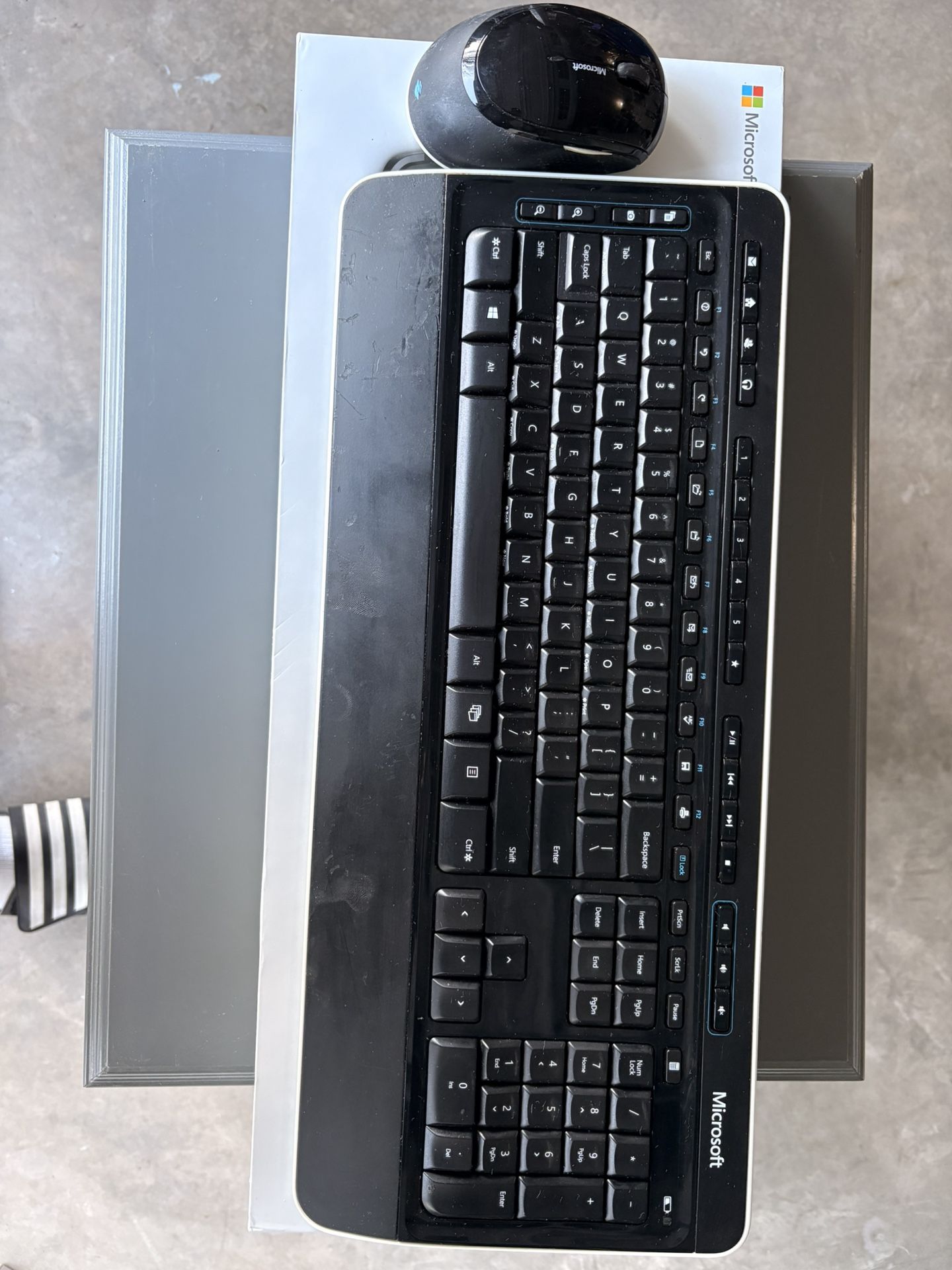 Microsoft Wireless Keyboards And Mouse Full Size Via USB