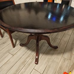 Round Diner Table