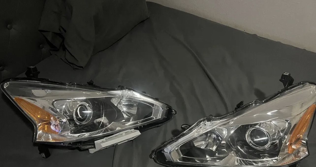 OEM Nissan Altima 2013-15 Headlights + Lights Installed 