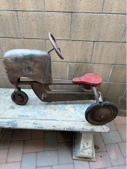 Vintage pedal tractor