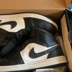 Air Jordan 1 Mid
