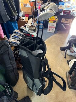 Wilson Ultra BLK golf club set with bag