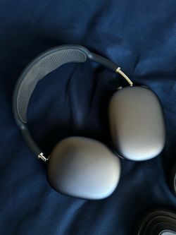 Apple AirPods Max Headphones