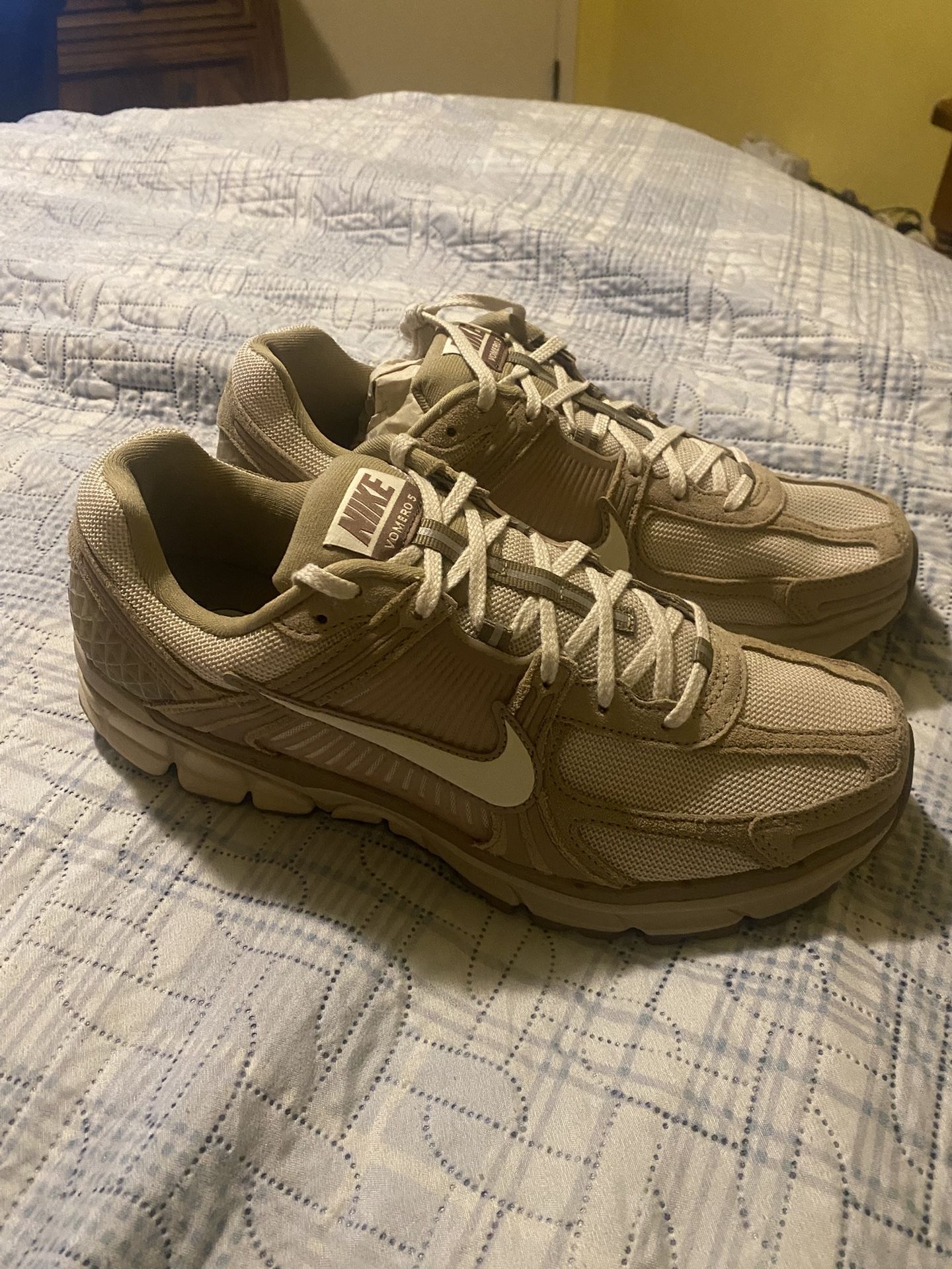 Nike Zoom Vomero 5 (Khaki)