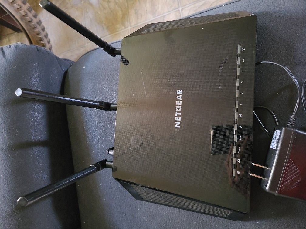 Netgear R6400 AC1750 Smarts Wi-Fi Router Like New