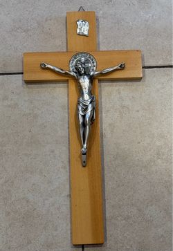 Large 15.5” St Benedict Wood & Pewter Crucifix