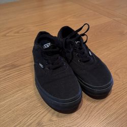 Kids Vans Color Black Size 2Y