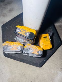 Dewalt 5Ah battery Brand new, price is for each one