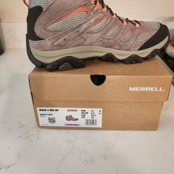New Merrell Pair Hiking Boots (Open Box Women) READ IN FULL!!