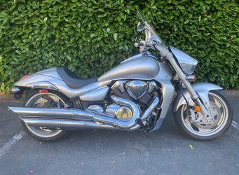 Suzuki Muscle Cruiser BEAUTIFUL AND PRISTINE