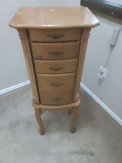 Jewellery Box Stand