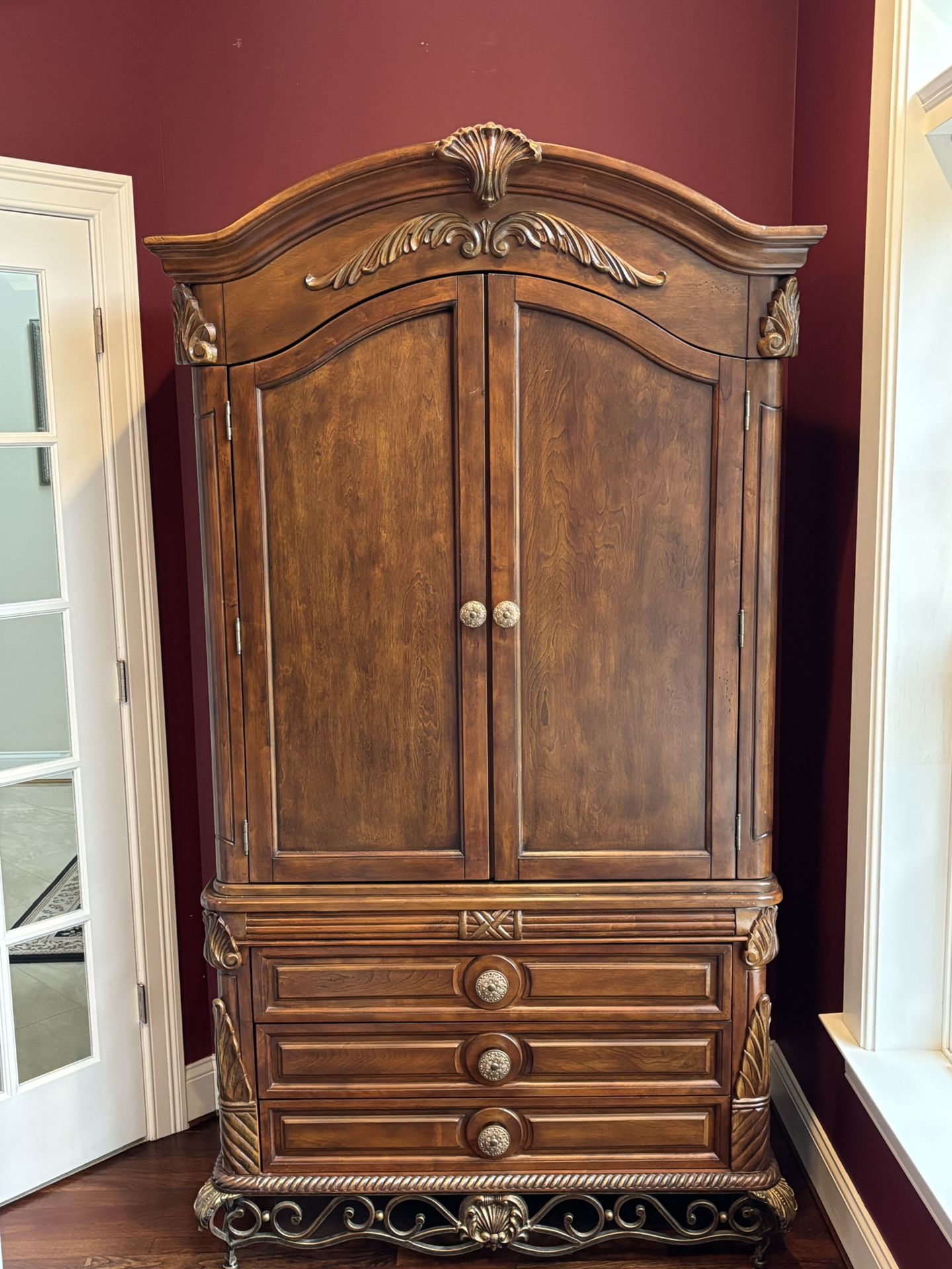 TV Armoire (Cabinet)