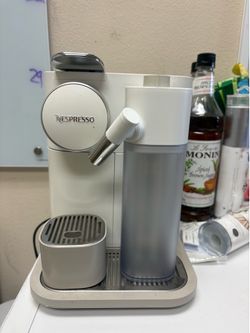 Nespresso Gran Lattissima by De'Longhi