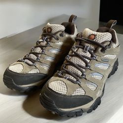 Merrell Women’s Hiking Shoes - 8M