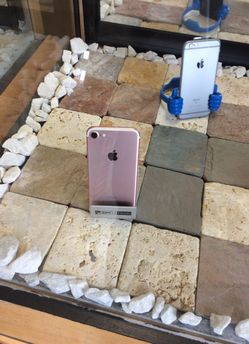 210$ iPhone 7 unlocked
