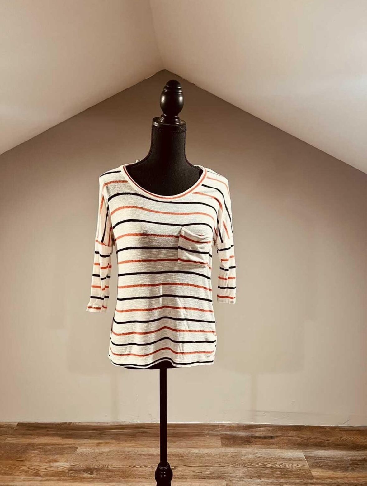 Striped Quarter Sleeve Sweater - Small